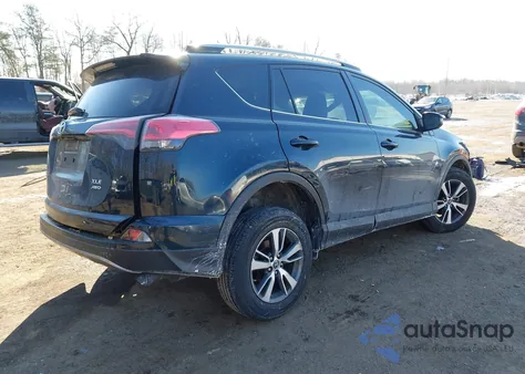 2017 Toyota Rav4 Xle z USA, uszkodzony, nr VIN 2T3RFREVXHW678924